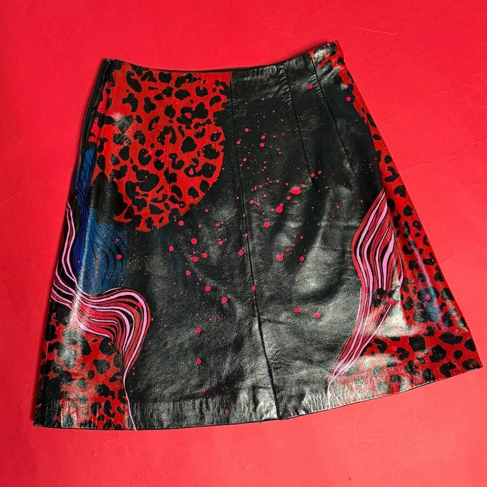 Upcycled Mini Leather Skirt – Hand-Painted Psychedelic Animal Print – Size S - Picture 5 of 12